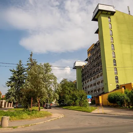 Termy Cieplice By Bookinghost *