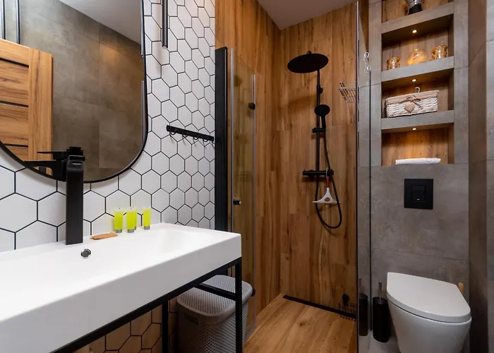 Apartment Termy Cieplice By Bookinghost