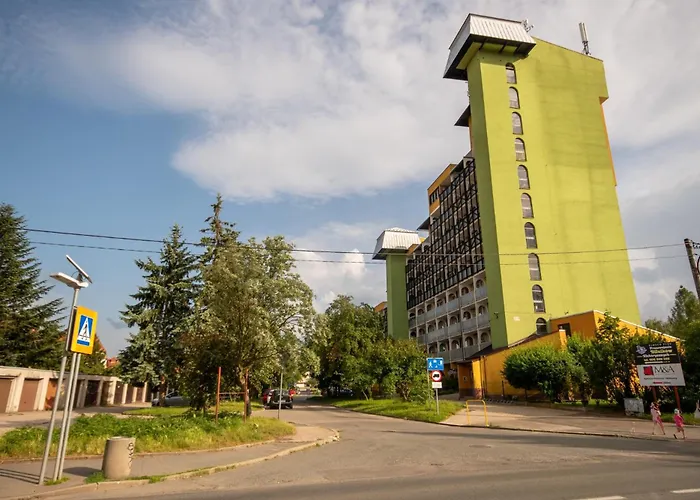 Termy Cieplice By Bookinghost *